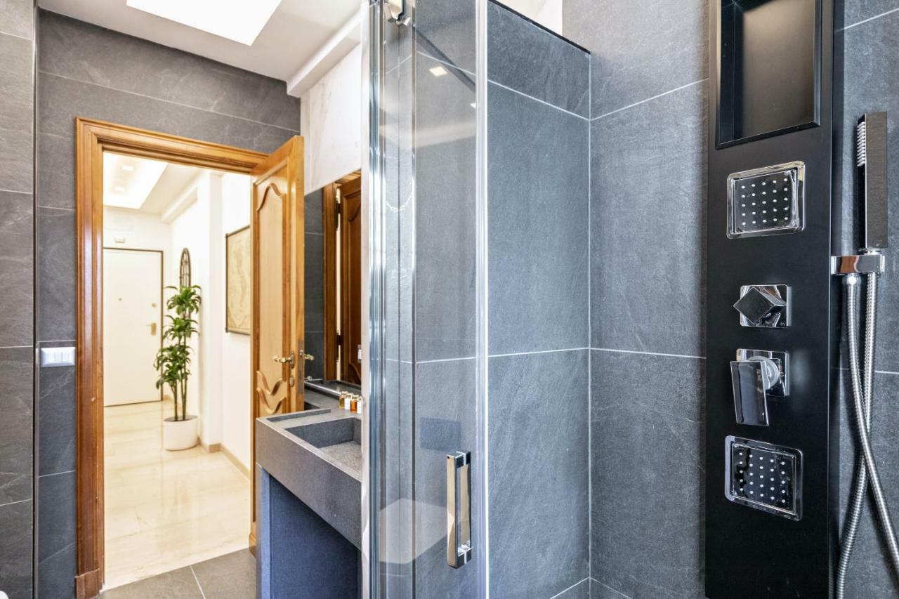 First Class Rome Apartments Екстер'єр фото