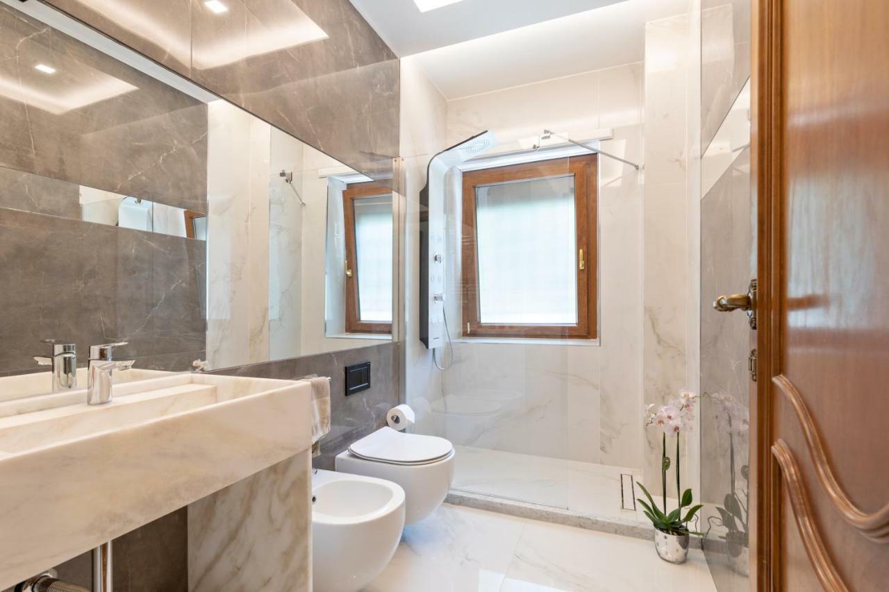 First Class Rome Apartments Екстер'єр фото